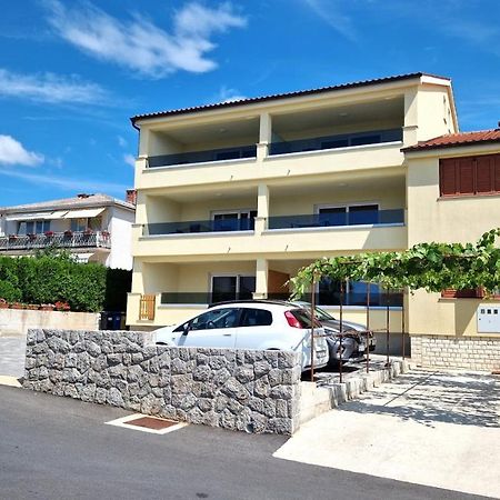 Apartmani Krajinovic Krk Town Eksteriør bilde