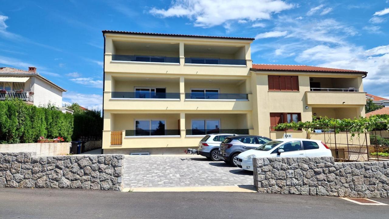 Apartmani Krajinovic Krk Town Eksteriør bilde