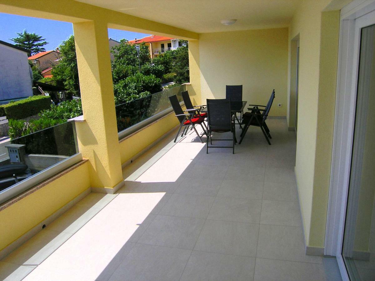 Apartmani Krajinovic Krk Town Eksteriør bilde