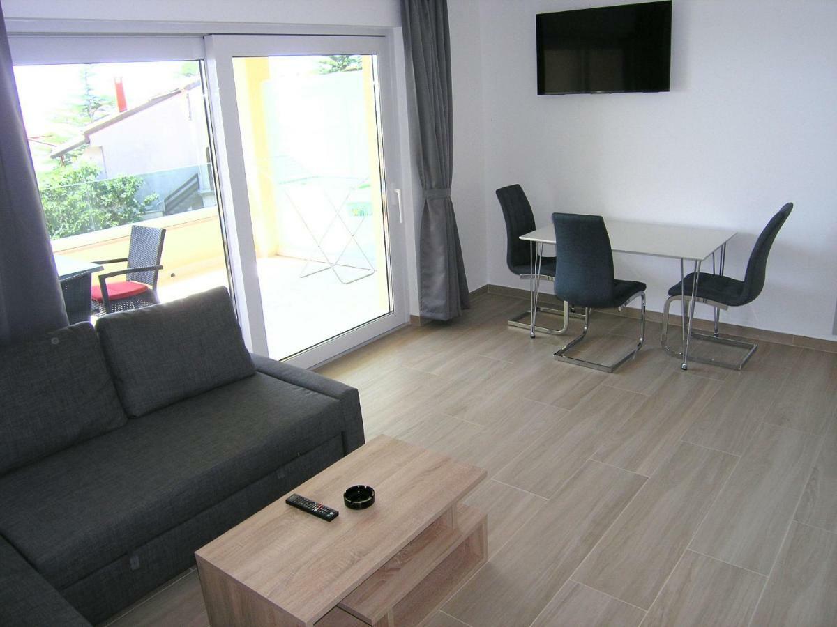 Apartmani Krajinovic Krk Town Eksteriør bilde